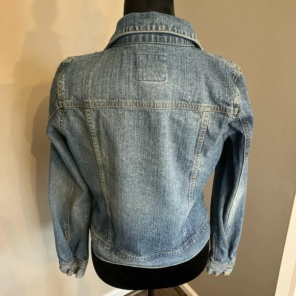 Old Navy small blue denim jacket in great condition. - Picture 2 of 3
